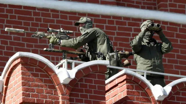 Снайперы на башне