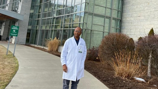 ፕሮፌሰር ኣብዪ ኣብ ዩኒቨርሲቲ መምህርን ተመራማርን ኮይኑ ይሰርሕ