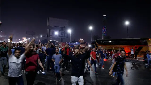 مصریانو په اپریل میاشت کې د اساسي قانون د بدلونونو د تصویب لپاره رایه ورکړه
