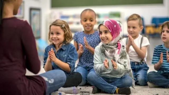 ભણતા બાળકોની તસવીર