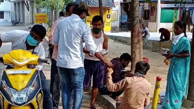 લોકોને મદદ