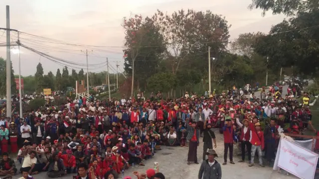 ကြေးရုပ်တု ရွှေ့ပြောင်းရေးကိစ္စနဲ့ ပတ်သက်လို့ အငြင်းပွားမှု ဖြစ်ပွားနေတဲ့ ကယားပြည်နယ်မှာ အရေးကြီးကာလ သတ်မှတ်