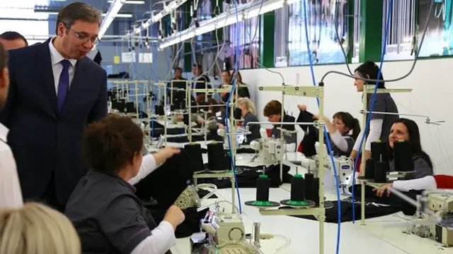 Vučić obilazi fabriku