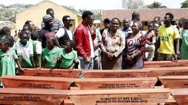 Efe na ụmụakwụkwọ