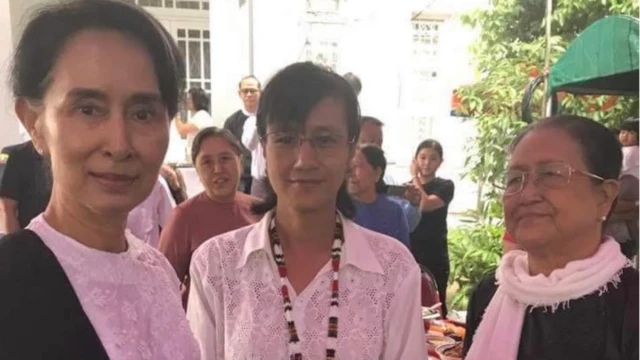 အကျယ်ချုပ်ကာလနှစ်အတန်ကြာအတူဖြတ်သန်းခဲ့ပြီး ဒေါ်အောင်ဆန်းစုကြည်ရဲ့ ခက်ခဲတဲ့ကာလတွေမှာ ဒေါ်ခင်ခင်ဝင်းတို့သားအမိက အနီးကပ်ရှိခဲ့ပါတယ်။