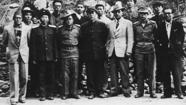 शिगात्सेमा लिइएको नेपाल र चीन संयुक्त सीमा समितिहरूको तस्बिर