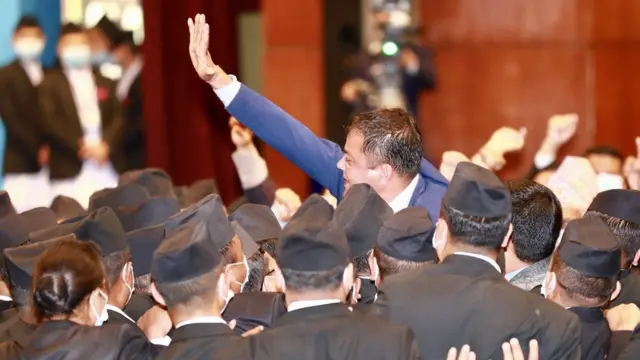 संसद् बैठकमा एमाले सांसद्‌हरूको नाराबाजी