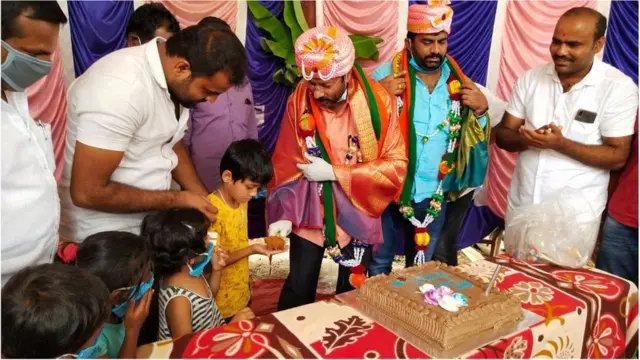 ધારાસભ્યની બર્થડે પાર્ટી