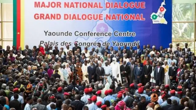 De nombreuses personnes ont pris part au dialogue national au Cameroun.
