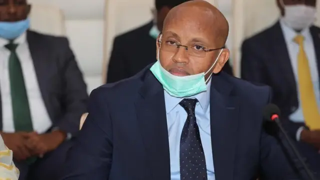 Wasiirka Warfaafinta Soomaaliya, Cusmaan Abuukar Dubbe