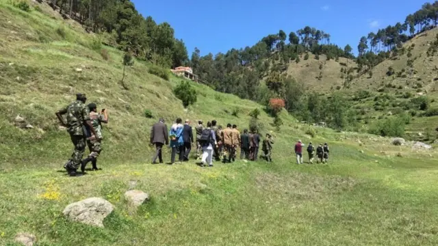 బాలాకోట్లో జర్నలిస్టులు