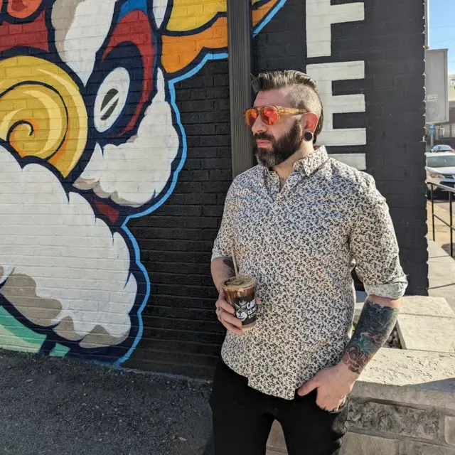 미주리에 사는 35세의 리옹 렌크는 2023년 1월에 수술을 받는다