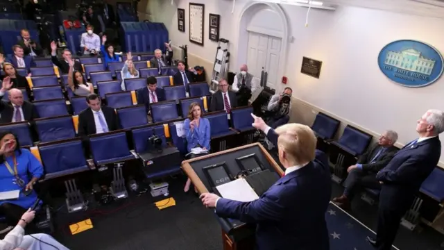 Trumpminas blazeentrevista coletiva nos EUA