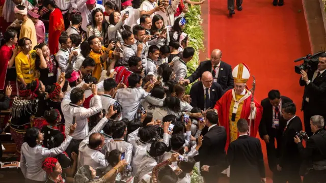 Pope greets crowds in Yangon, Myanmar