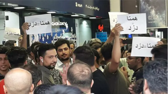 خارج شدن تلفن‌های همزاه از شبکه با اعتراض عده‌ای هم مواجه شده است
