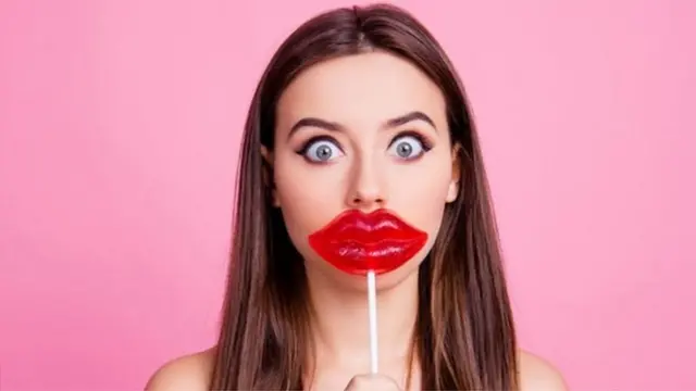 मुंबई, किस, चुंबन