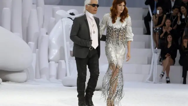 Paris Fashion Week, прет-а-порте весна-літо 2012.