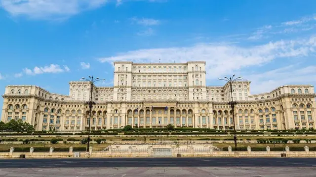 Dhismaha baarlamaanka Bucharest