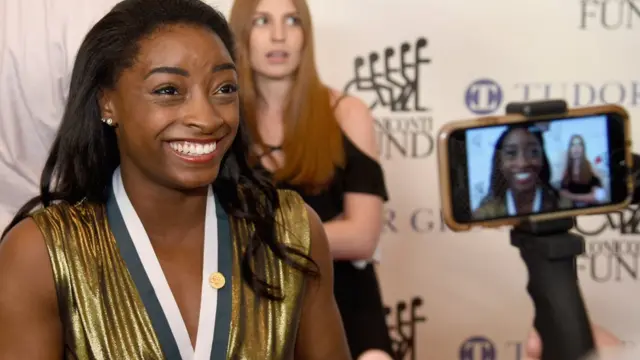 सिमोन बाइल्स