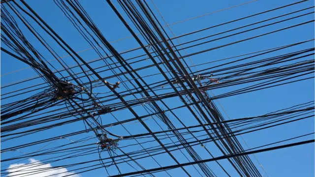 રાજ્ય સરકાર હસ્તકની વીજકંપની ગુજરાત સ્ટેટ ઈલેક્ટ્રિસિટી કૉર્પોરેશન લિમિટેડ(જીએસઈસીએલ) દ્વારા સંચાલિત વીજમથકોમાં વર્ષ 2019માં 43 અને 2020માં 31 અકસ્માતના બનાવો બન્યા હતા