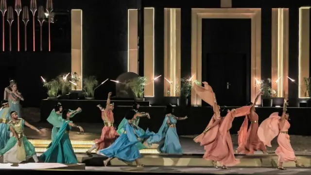 উদ্বোধনী আয়োজনে নাচ-গান।