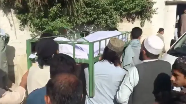 د ۲۵ کلن مشال خان مړی نن خاورو ته وسپارل شو.