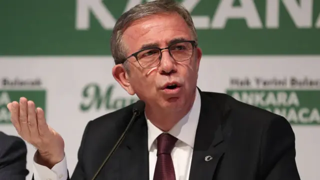 Mansur Yavaş Cumhurbaşkanı adaylığı iddialarına cevap verdi Mansur Yavaş: İktidar belediye şirketlerine atama yetkisinde ısrar ederse  Cumhurbaşkanı Erdoğan'la görüşeceğim - BBC News Türkçe