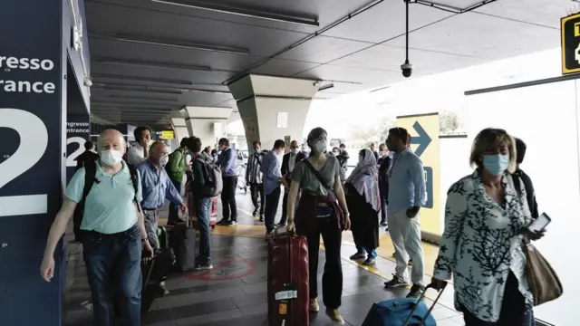 Внутрішні польоти у єврозоні відновлюються із 15 червня. Громадян третіх країн поки що просять почекати до 1 липня