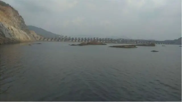 పోలవరానికి భారీ ఖర్చులు ముందు కనిపిస్తుండగా, కేంద్రం కొన్ని బిల్లులను వెనక్కి పంపడంతో నిధులపై ఆందోళన వ్యక్తమవుతోంది.