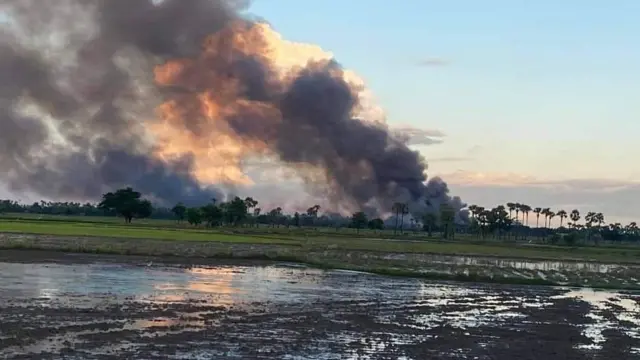 ဒီပဲယင်းမြို့နယ် မူးကမ်း-ဆူးတပ် ကျေးရွာ မီးရှို့ဖျက်ဆီးခံရမှု မြင်ကွင်း