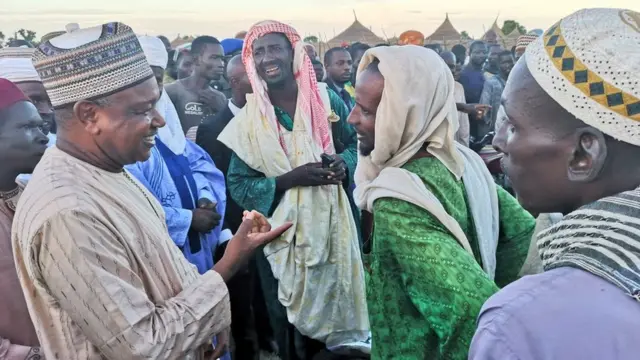 Govnor Bagudu and Ganten Fadama community pipo