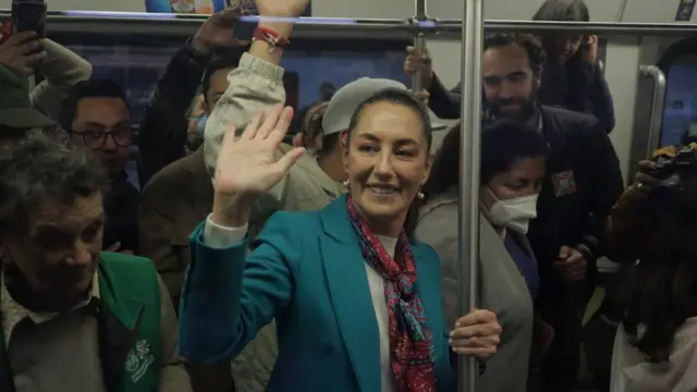 Sheinbaum en el metro de CDMX