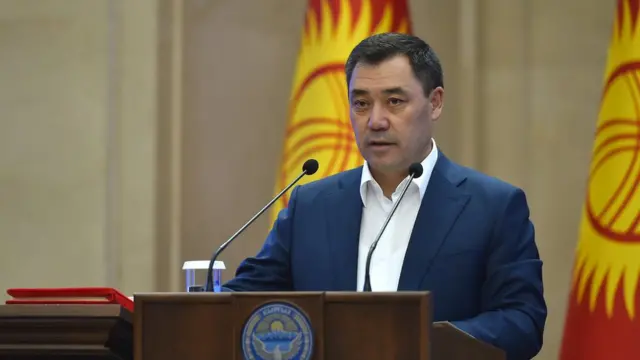 Президенттикке талапкер Садыр Жапаров мамлекеттик башкаруу формасын элдин өзү тандасын деген сунушту туура көрөрүн билдирген.