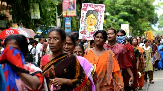 যৌনকর্মীদের বিভিন্ন দাবিদাওয়া নিয়ে দুর্বার নিয়মিতই আন্দোলন করে থাকে