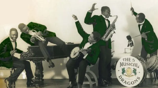 Briggs a traversé divers groupes au cours des années 20 et 30 du 20e siècle, en tournée en Europe.