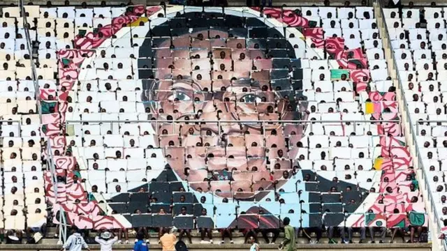 Le chômage a atteint des taux très élevés et le pays souffre d'une crise alimentaire et doit également faire face à la dette massive.