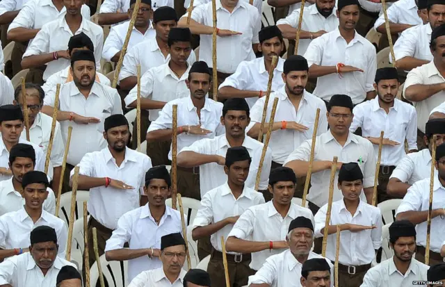 સ્વયંસેવકોની તસવીર