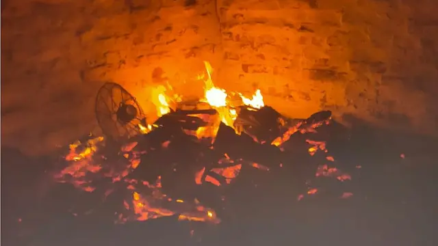 তেলেনিপাড়ায় একজন মুসলিমের ঘরে আগুন জ্বলছে