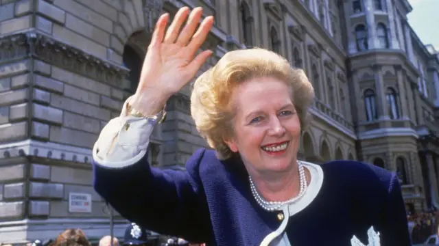 Margaret Thatcher aparece acenando e sorrindoupbet webmailrua