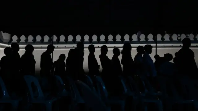 บรรยากาศบริเวณสนามหลวงในคืนวันสุดท้าย