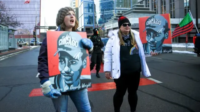 Demostraciones frente al palacio de justicia en Minneapolis el 23 de diciembre de 2021