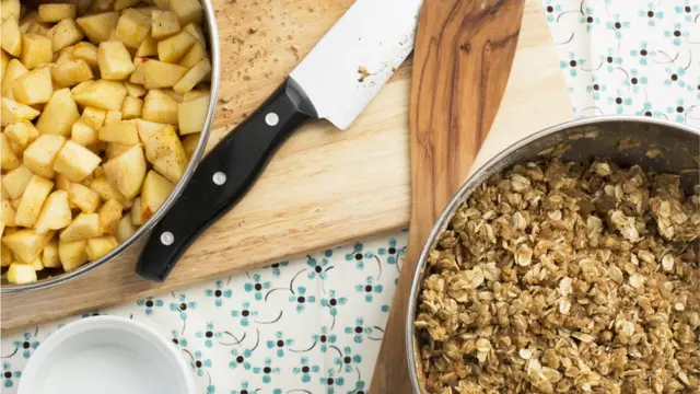 Яблочный крамбл