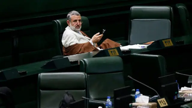 مجتبی ذوالنوری رئیس کمیسیون امنیت ملی مجلس جز امضا کنندگان طرح تعقیب قضایی وزیر خارجه است
