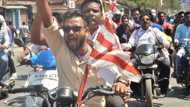 आदिवासी युवा भी हो रहे गोलबंद