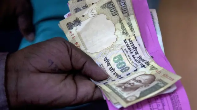 पुराने नोट बदलना