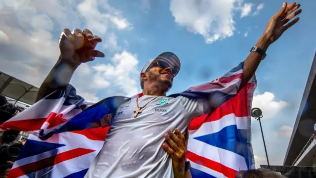 Льюис Гамильтон