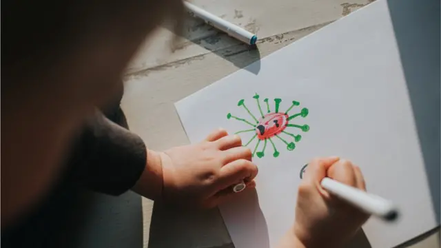 পড়াশুনার শুরুতে সহজ বিষয় এমনকি ছবি আঁকা দিয়েও শুরু করা যেতে পারে।