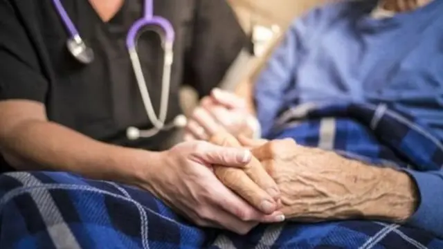 પ્રતીકાત્મક તસવીર