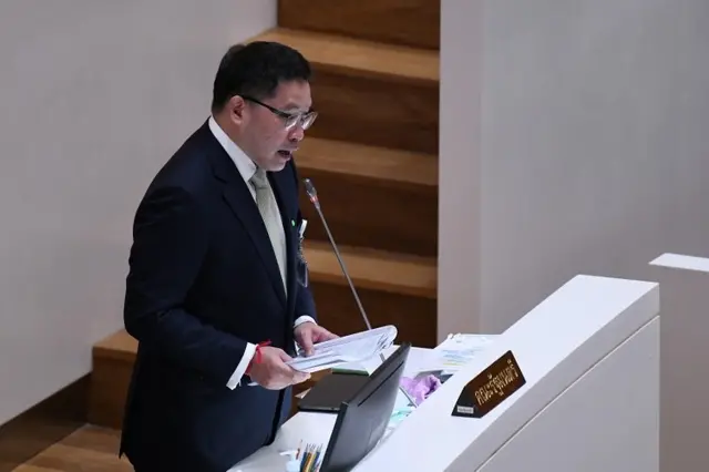 อุตตม สาวนายน