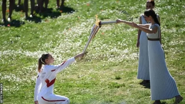 ဂရိနိုင်ငံ မှာ ၂၀၂၀ တိုကျိုအိုလံပစ် အတွက် မီးရှူးတိုင် ပြင်ဆင်တဲ့ အခန်းအနား ကျင်းပ